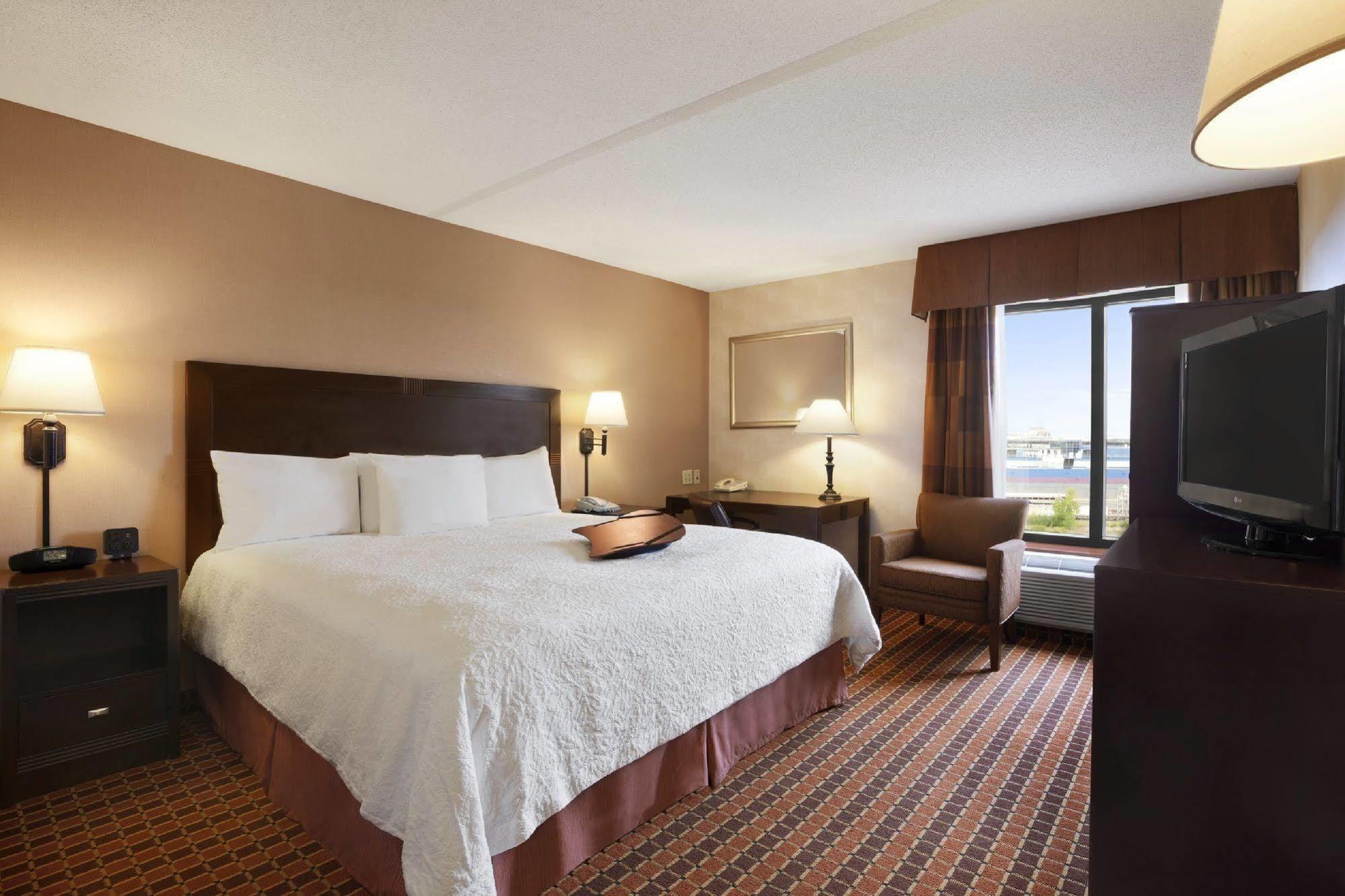 Hampton Inn By Hilton Boston/Cambridge Eksteriør billede